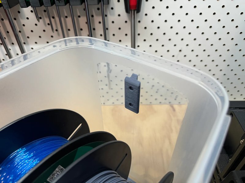 Drybox desiccant mounting rail
